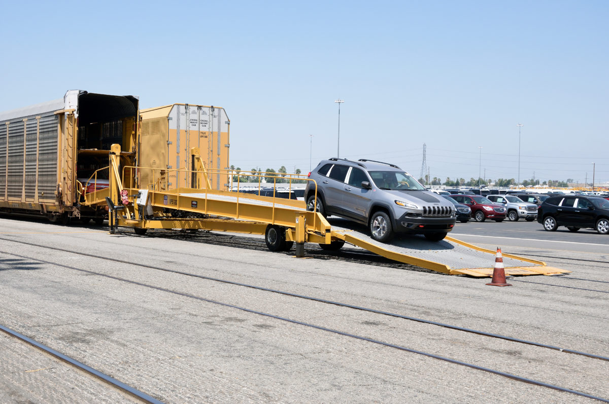 La pénurie de wagons empêche 70 000 voitures neuves d’arriver chez les concessionnaires