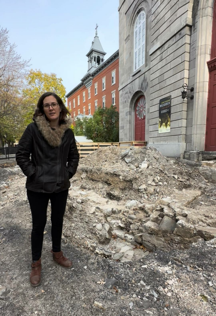 VIDÉOS – Découvertes archéologiques à La Prairie : des vestiges de l’ancienne église retrouvés intacts
