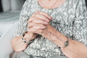 Andie Therio lance Golden Wings son plus récent extrait