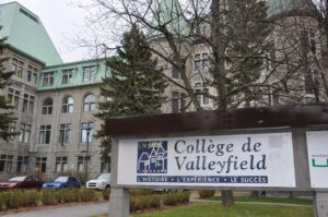 Les enseignants du Cégep de Valleyfield se dotent d&rsquo;un mandat de grève