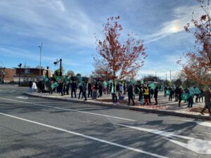 VIDÉO – Plus de 70 000 travailleurs en grève en Montérégie