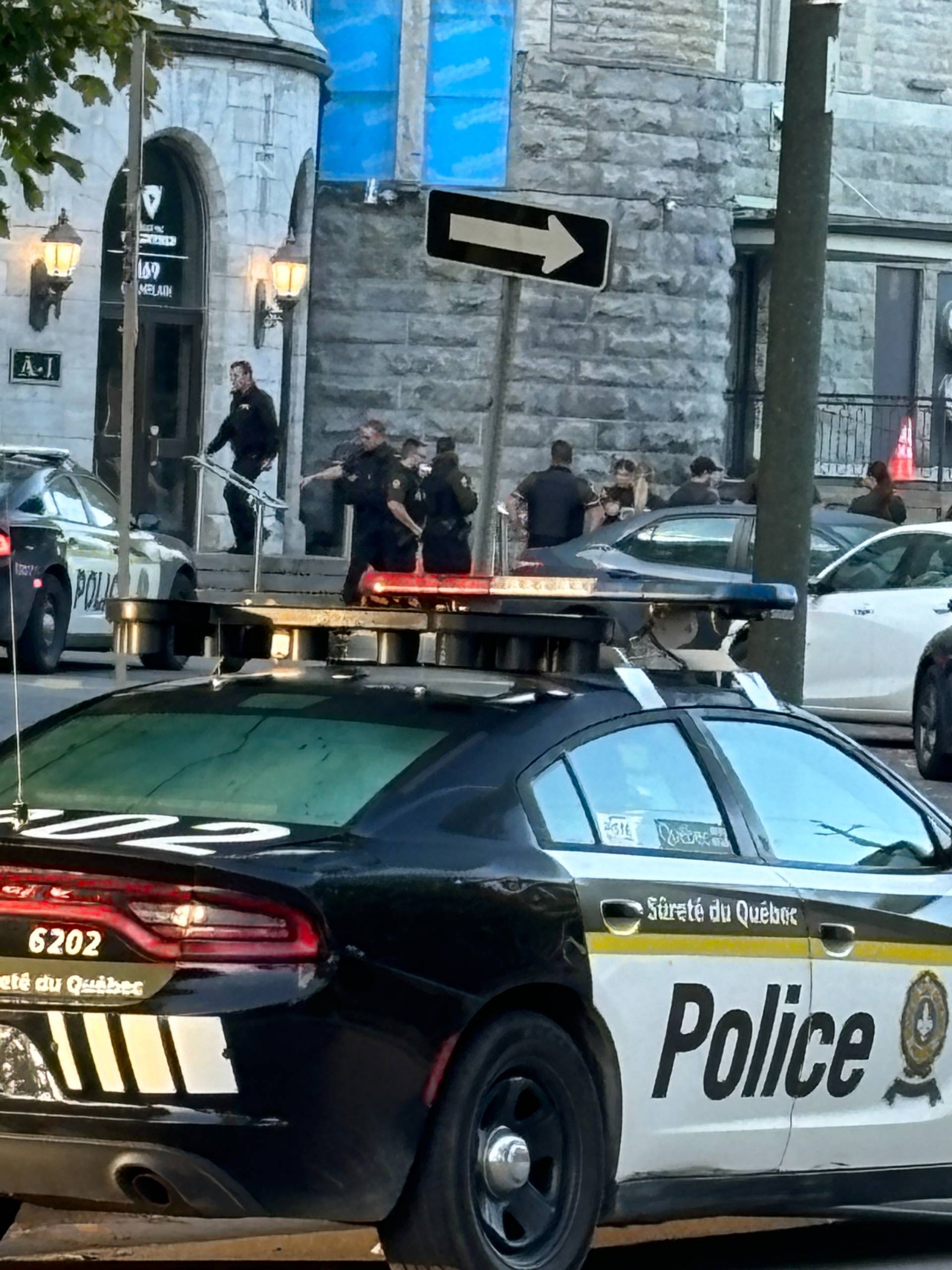 Opération policière au Cégep de Valleyfield : un employé blessé et une personne arrêtée