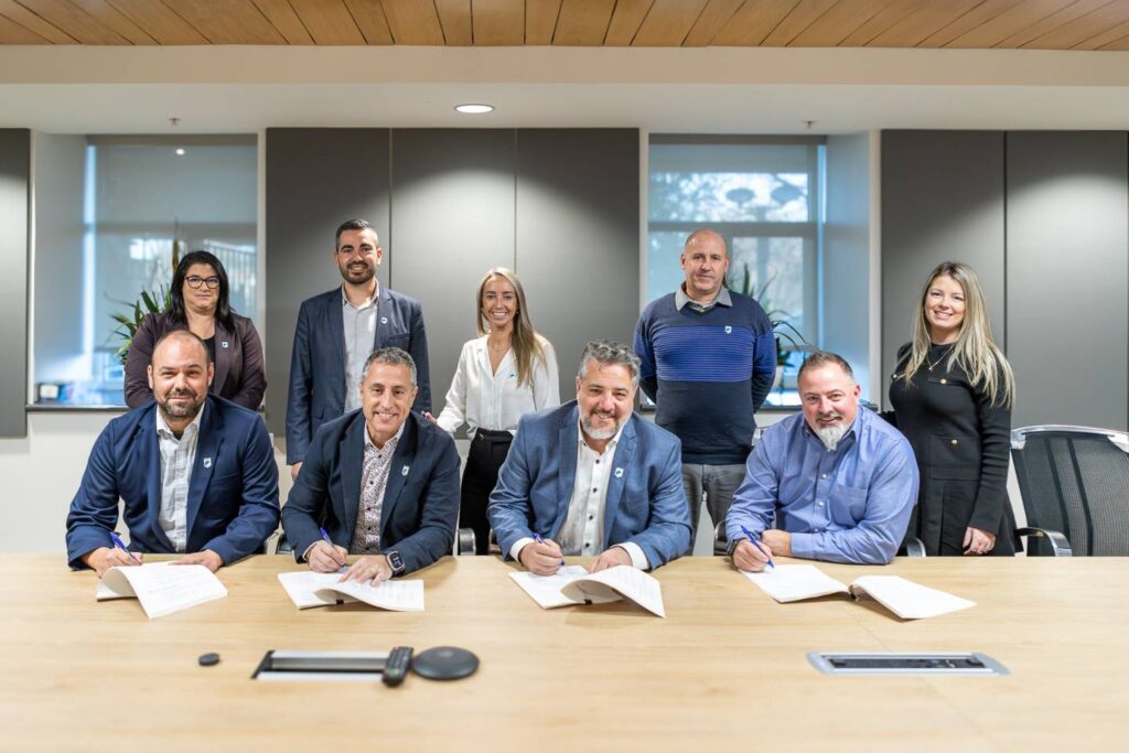 Châteauguay s’entend avec ses cols blancs