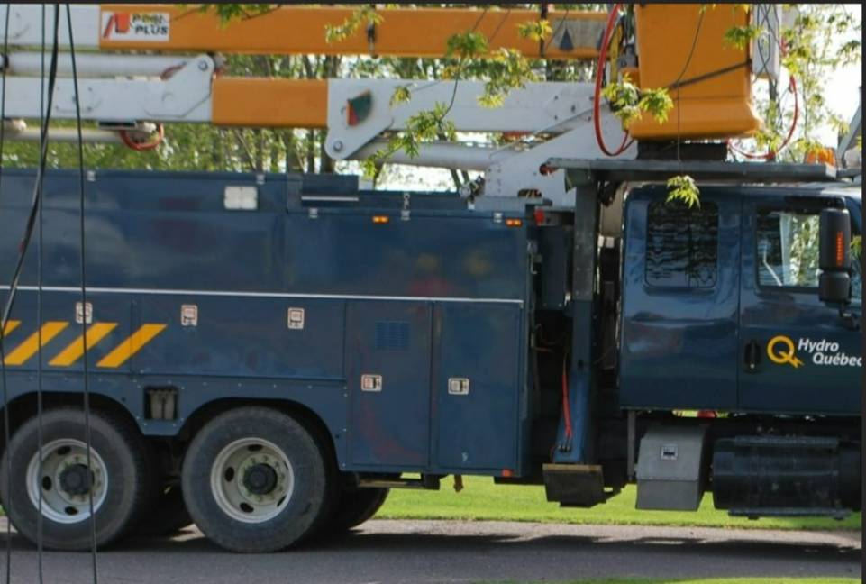 Reconstruction de la ligne électrique de Hemmingford: les résidents appelés à s’exprimer