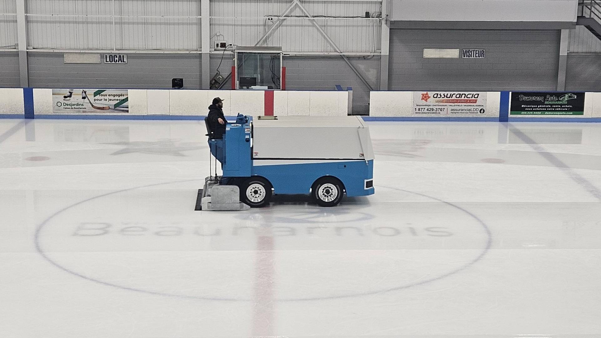 Surfaceuse électrique à l’aréna de Beauharnois