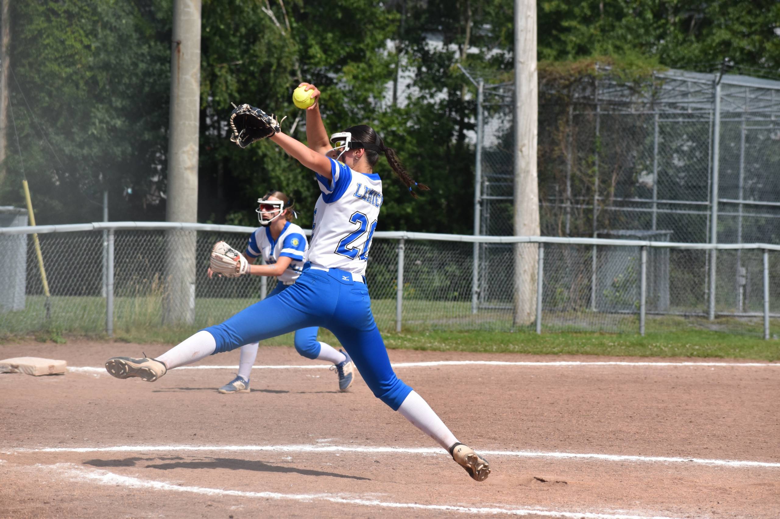 Championnat international invitation de balle-rapide à Châteauguay