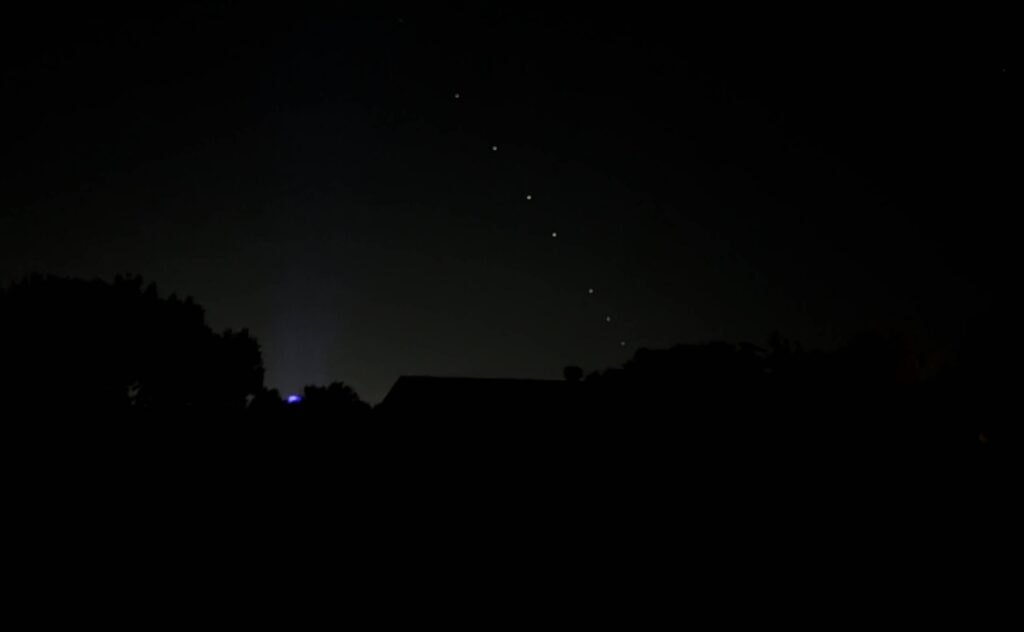 Un train de satellites aperçu à Mercier