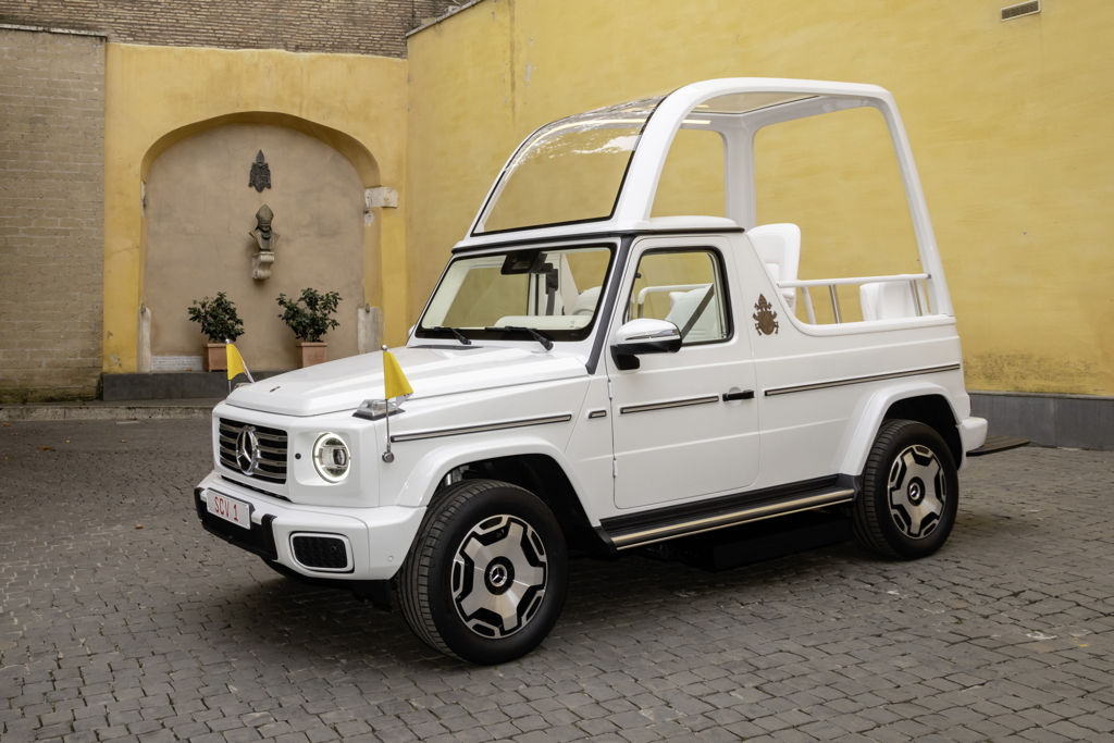 Le Classe G électrique de Mercedes-Benz n’est pas la première « papemobile » électrique