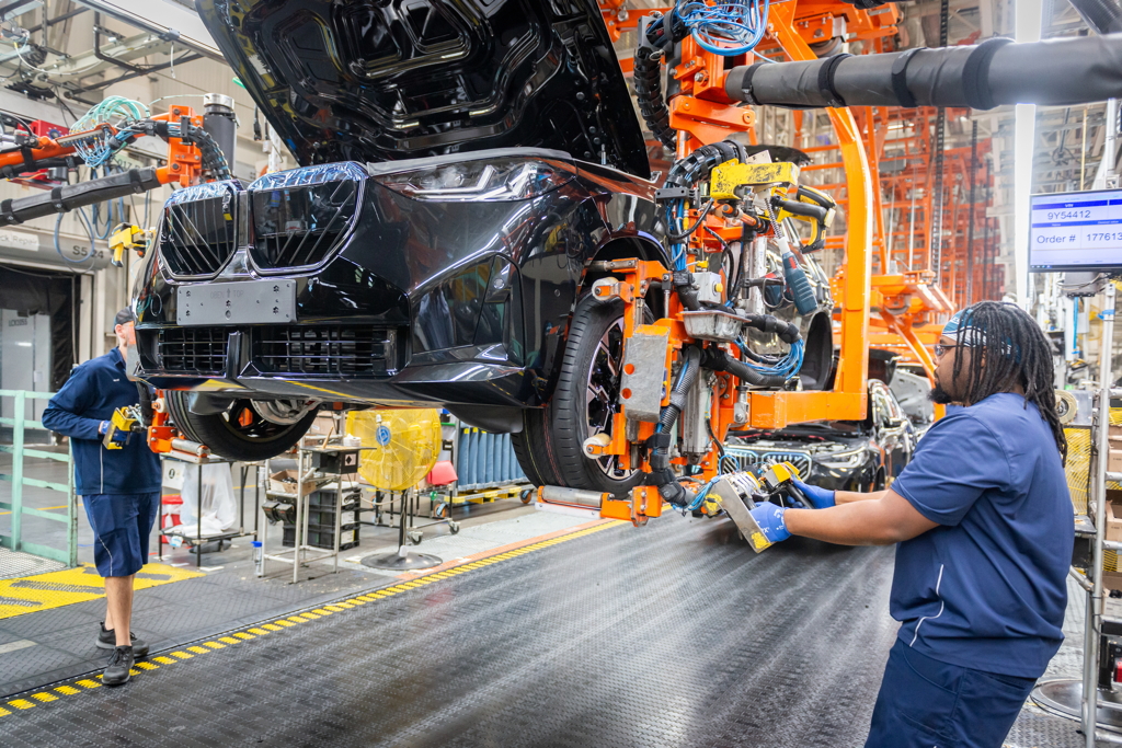 La fabrication automobile chute en avril sous l’effet des tarifs américains