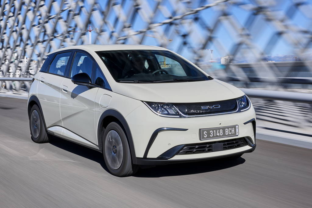 Le Canada sous pression pour autoriser l’importation de VÉ européens