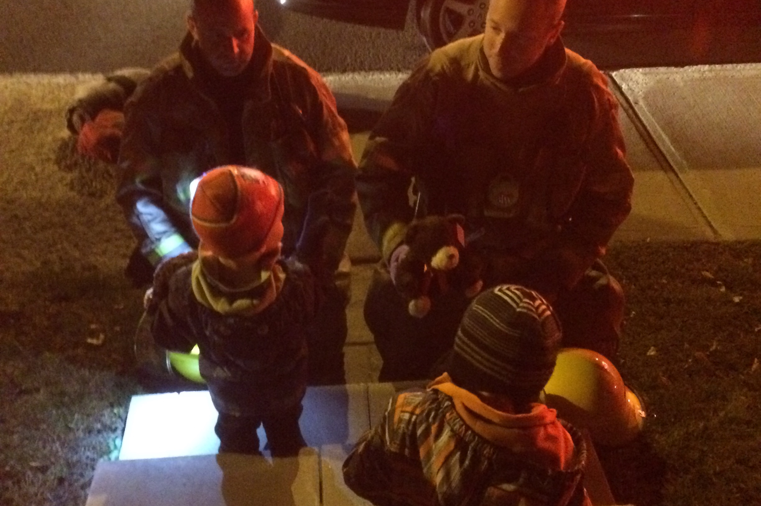 Enfants réconfortés