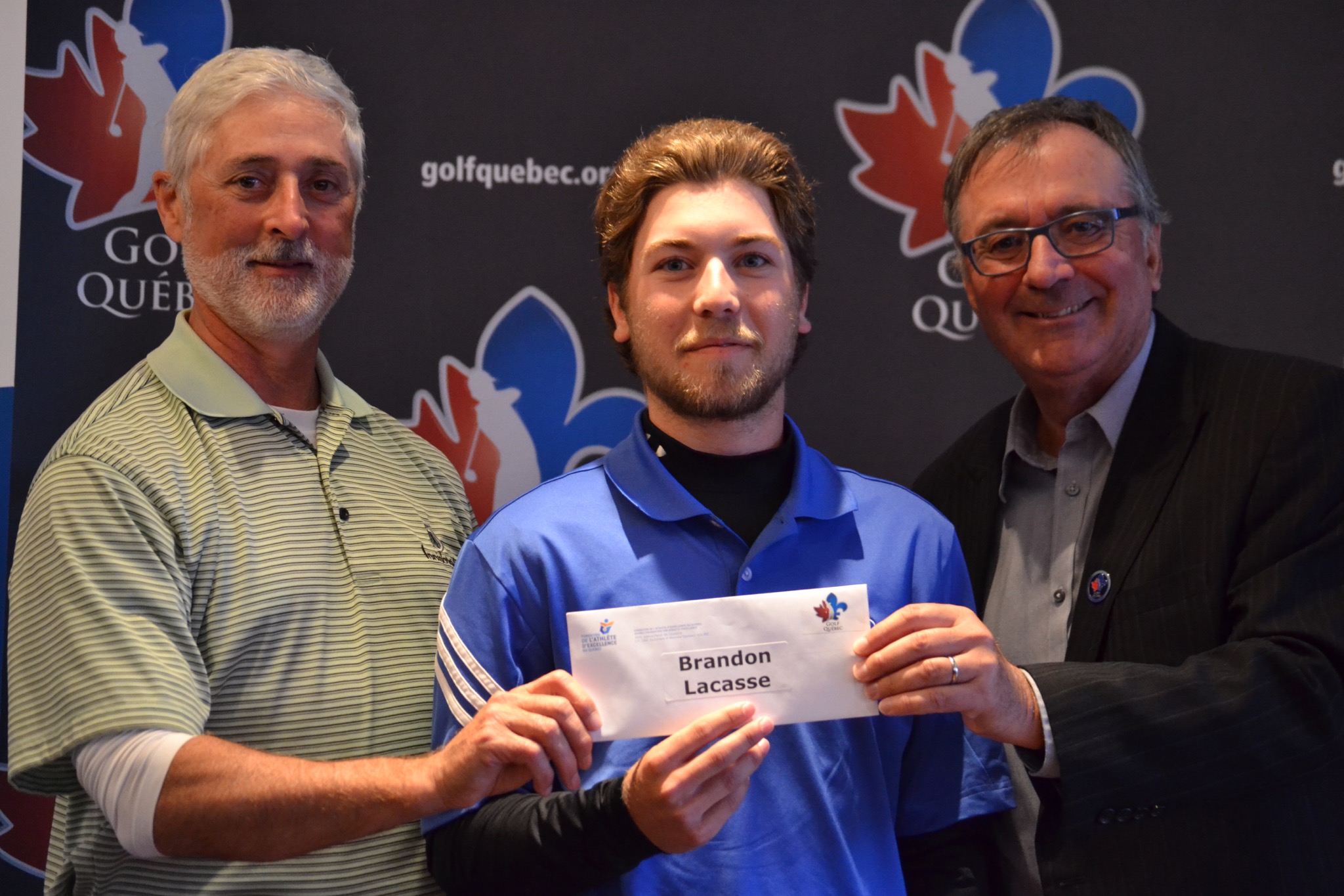 Bourse de 3000 $ pour un jeune golfeur