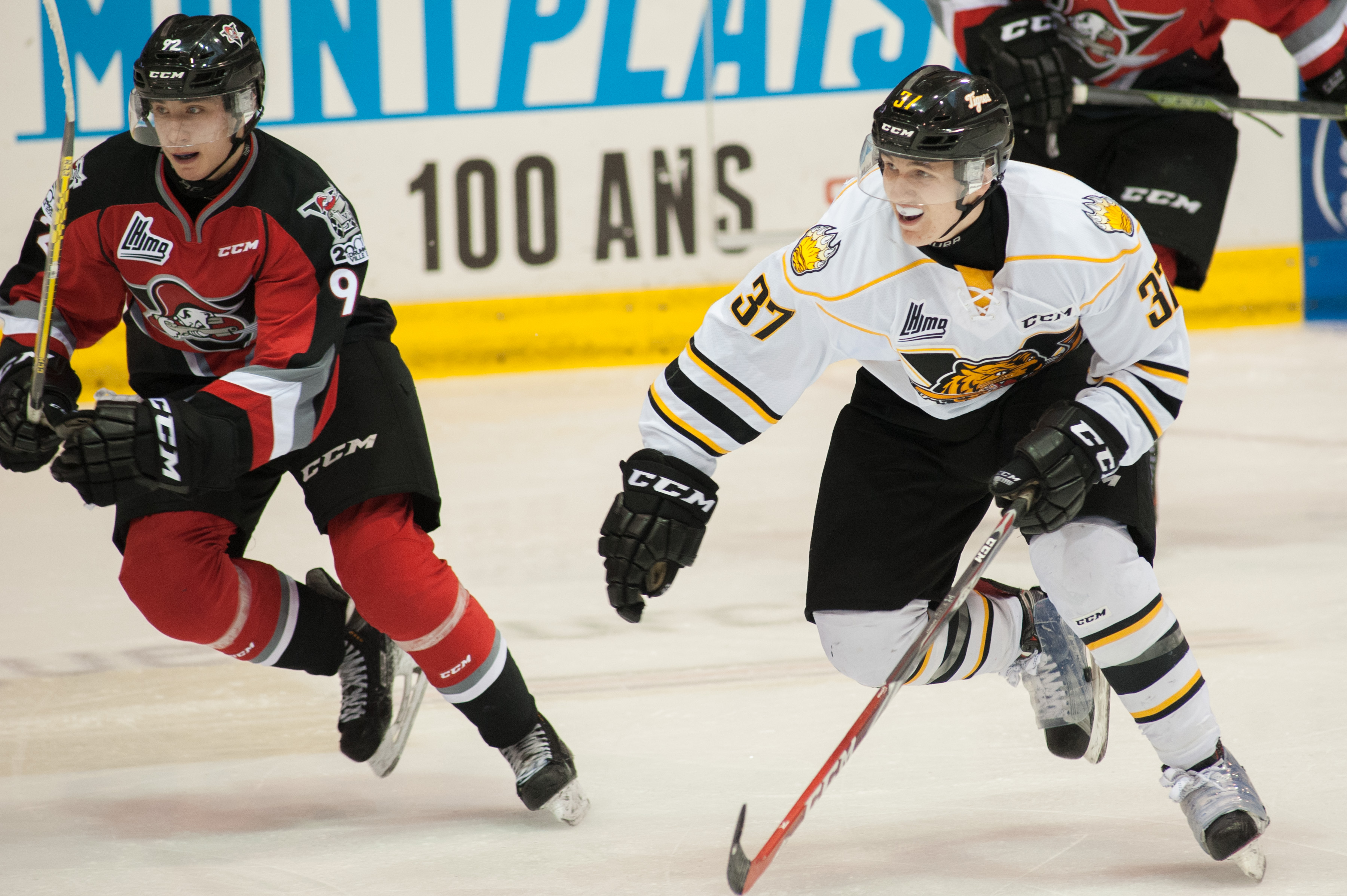 Il se taille une place dans le junior majeur à 16 ans