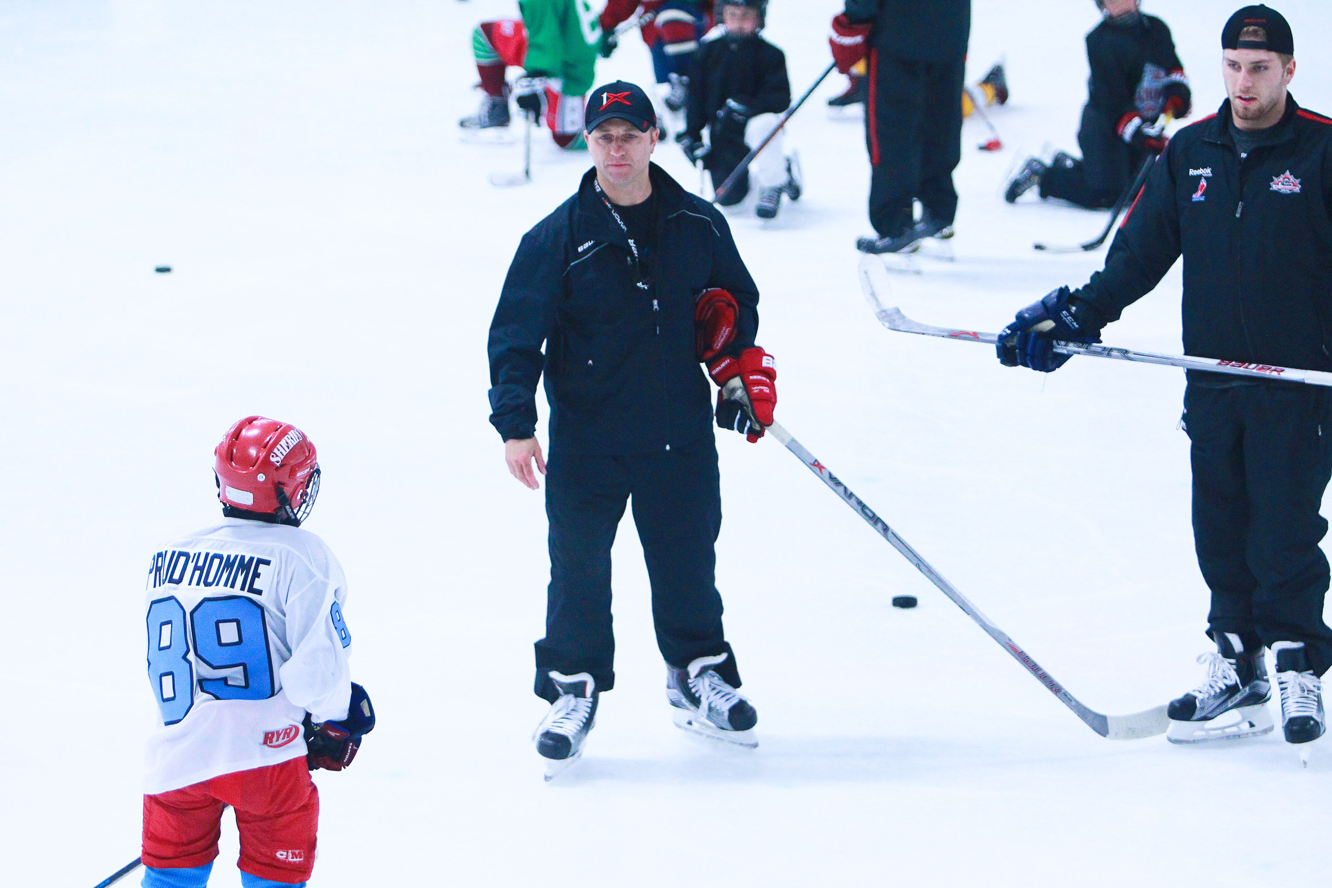 Des étoiles montantes épaulent des atomes
