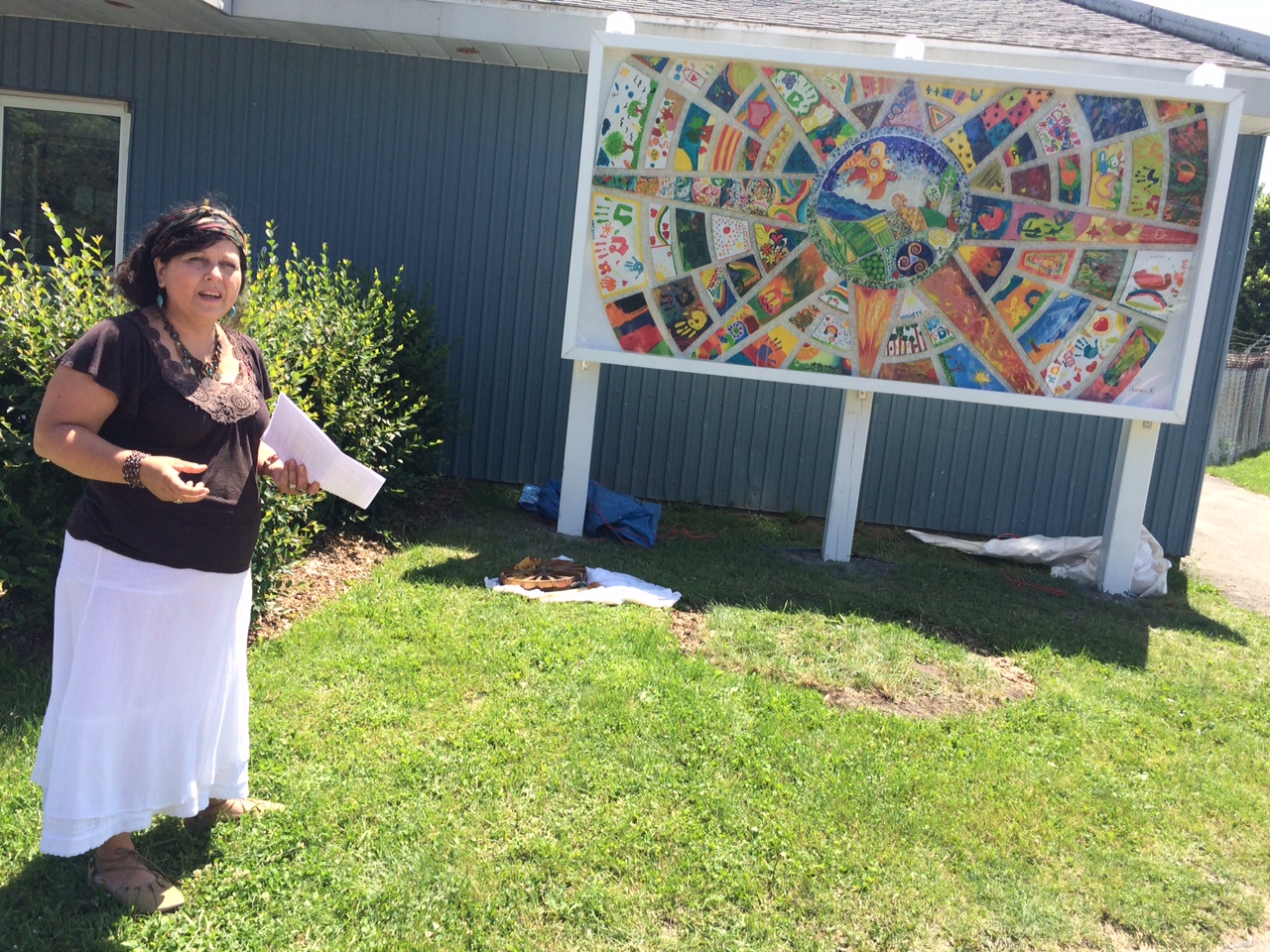 Une mosaïque de soleil à la piscine