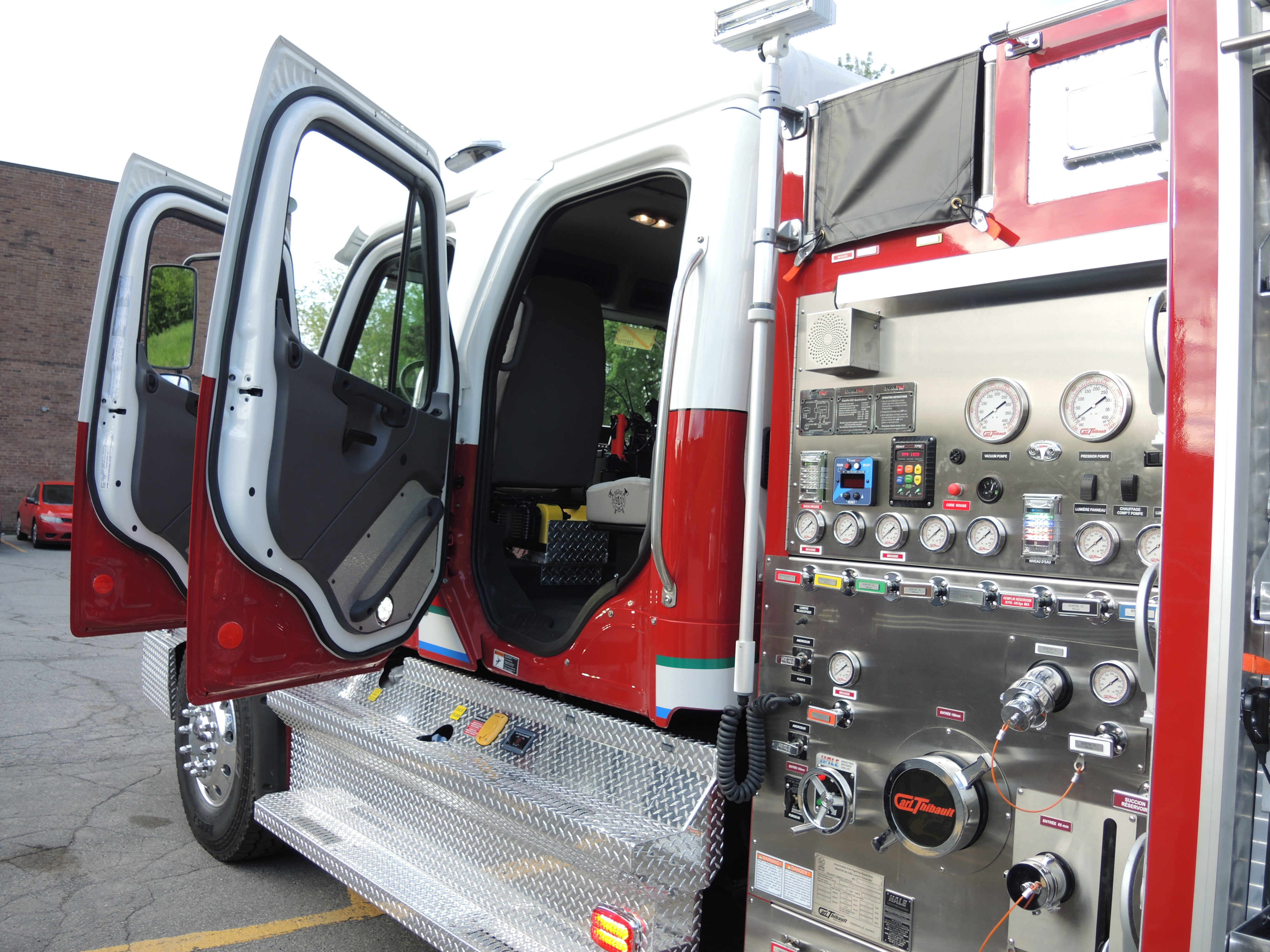 Un camion flambant neuf pour les pompiers