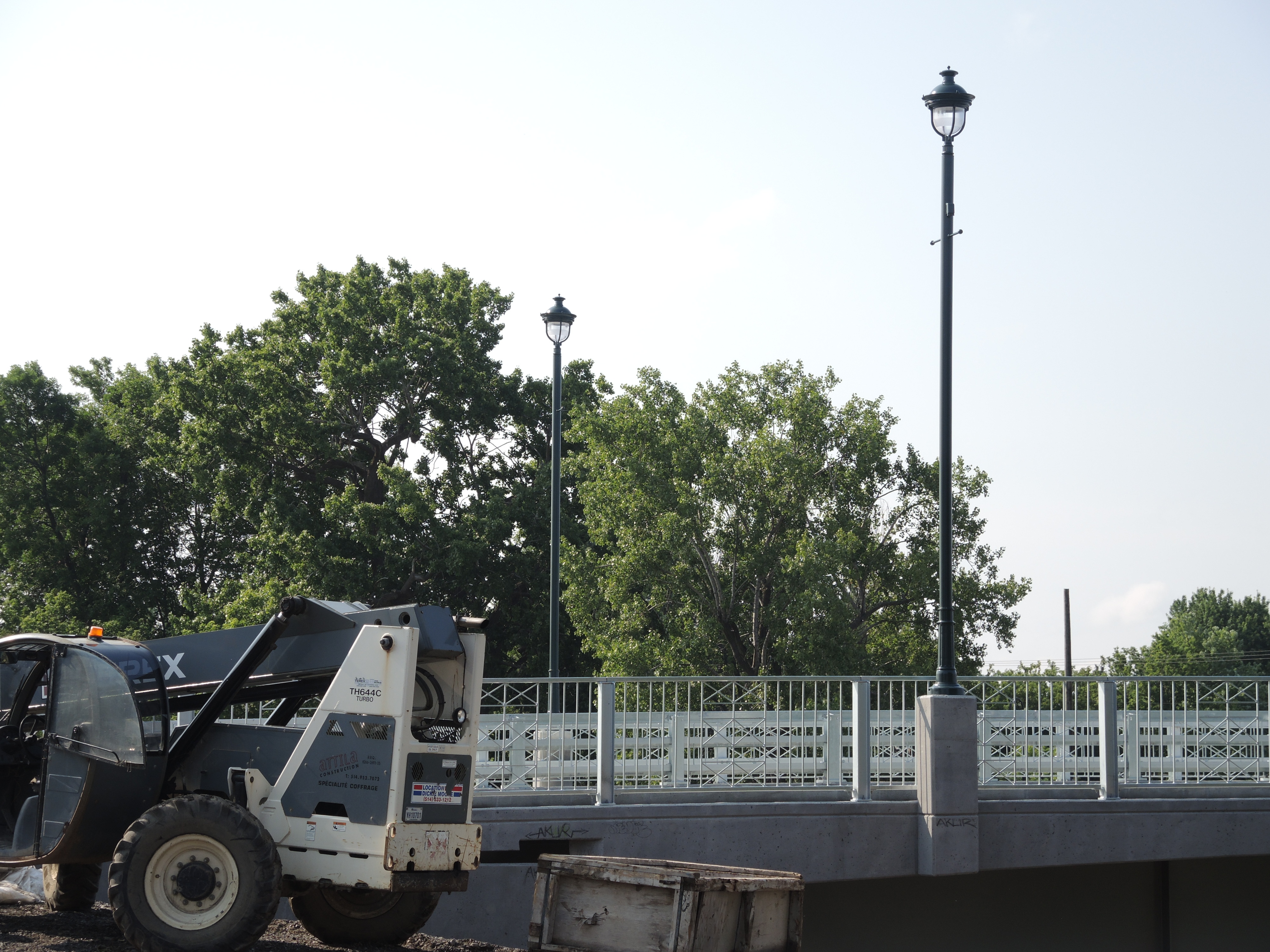 Déjà des graffitis