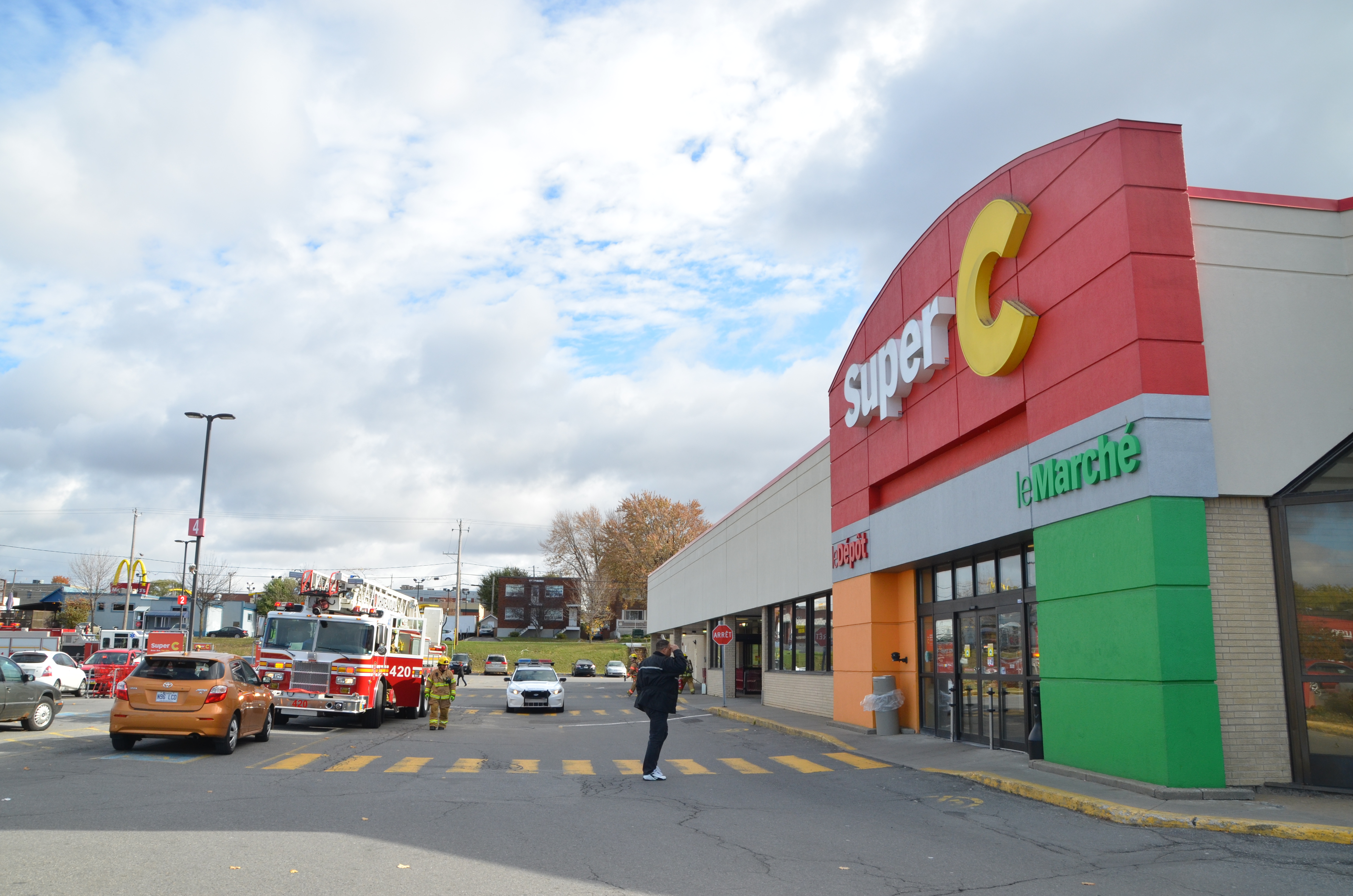 Début d’incendie au Super C à Châteauguay