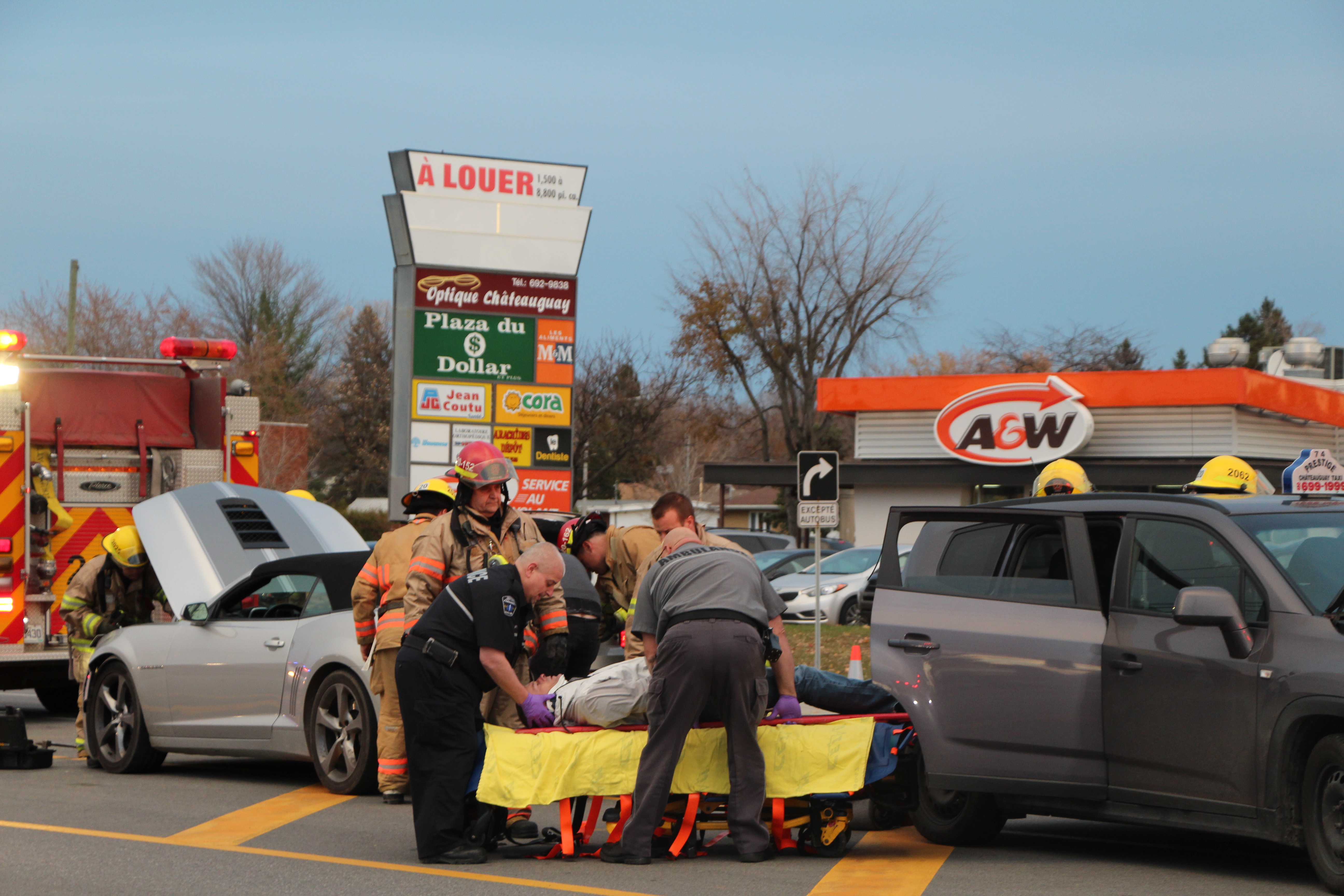 Choc entre deux voitures à Châteauguay