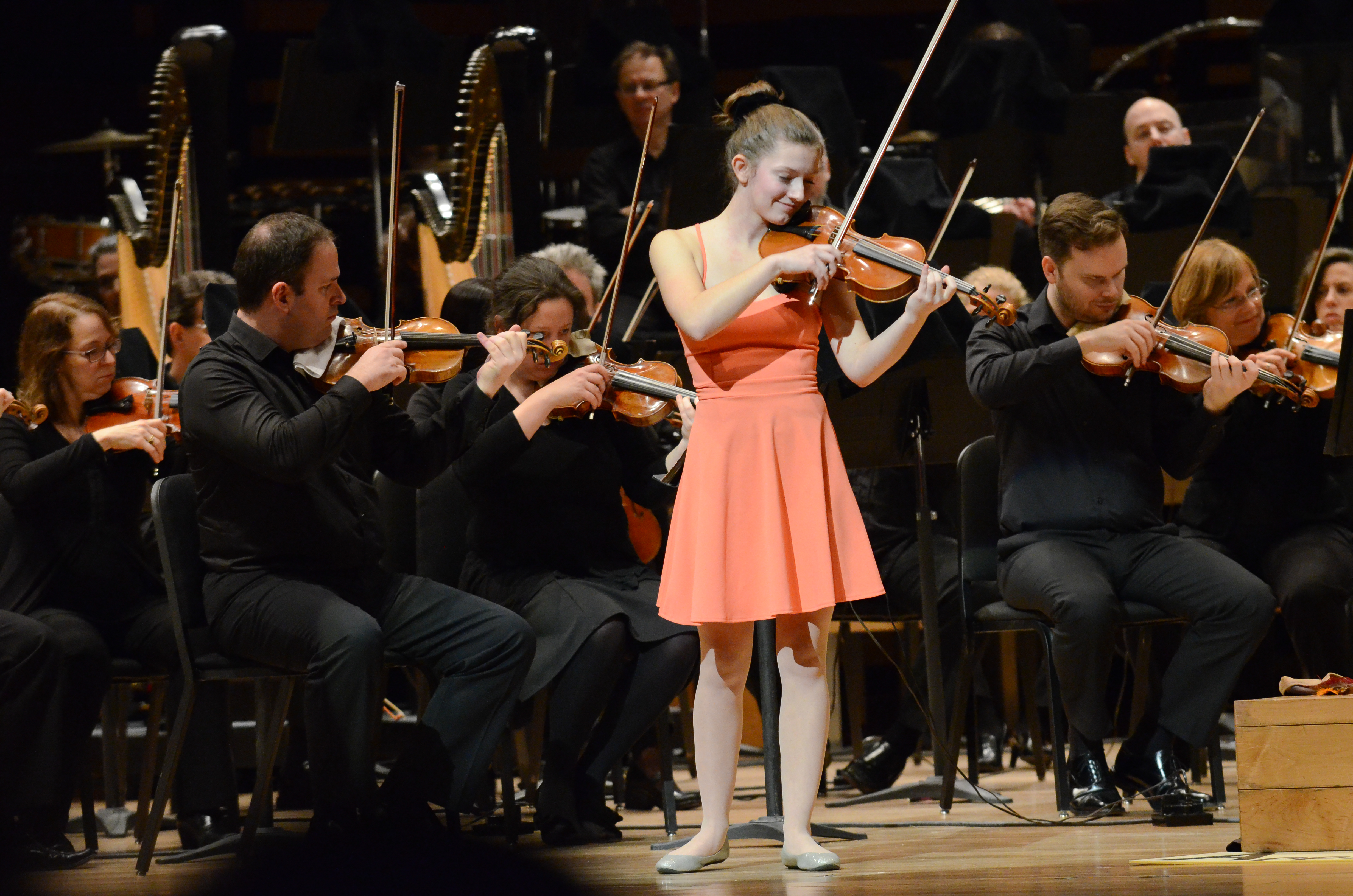 Une jeune violoniste réalise son rêve