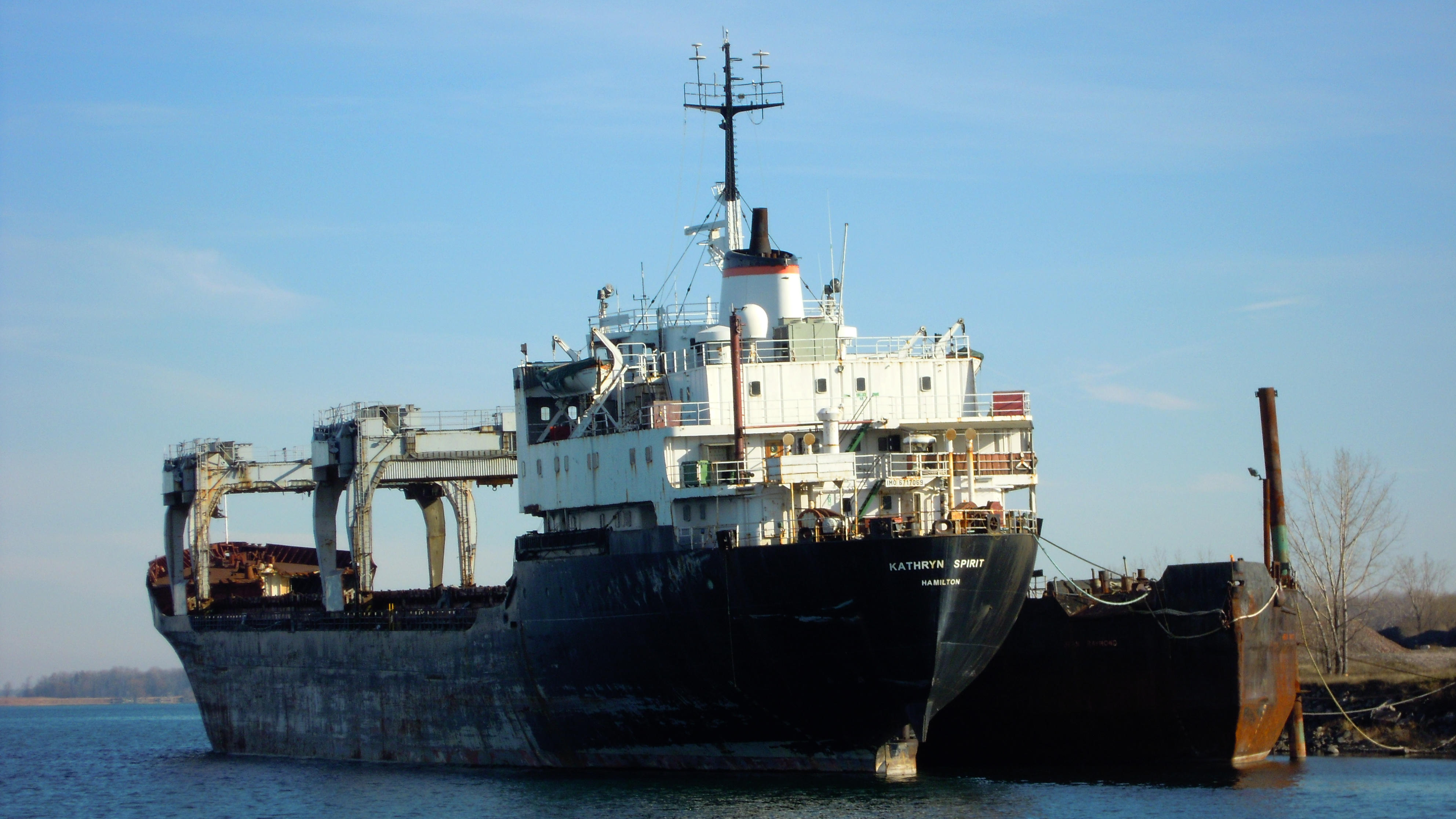 Pétition pour faire bouger l&rsquo;épave du Kathryn Spirit à Beauharnois