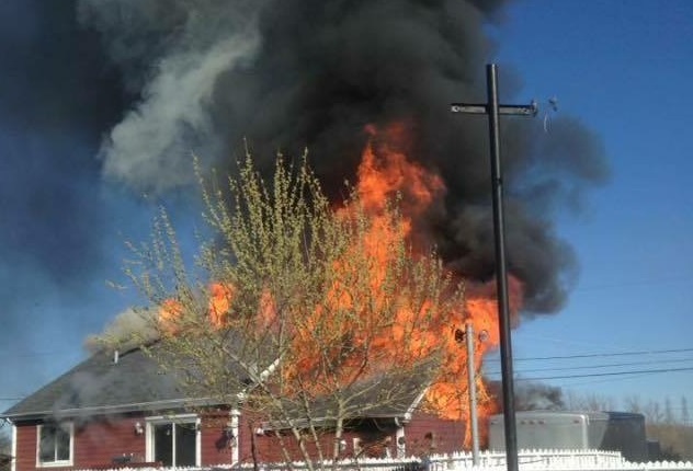 Accusé d’avoir mis le feu à la maison