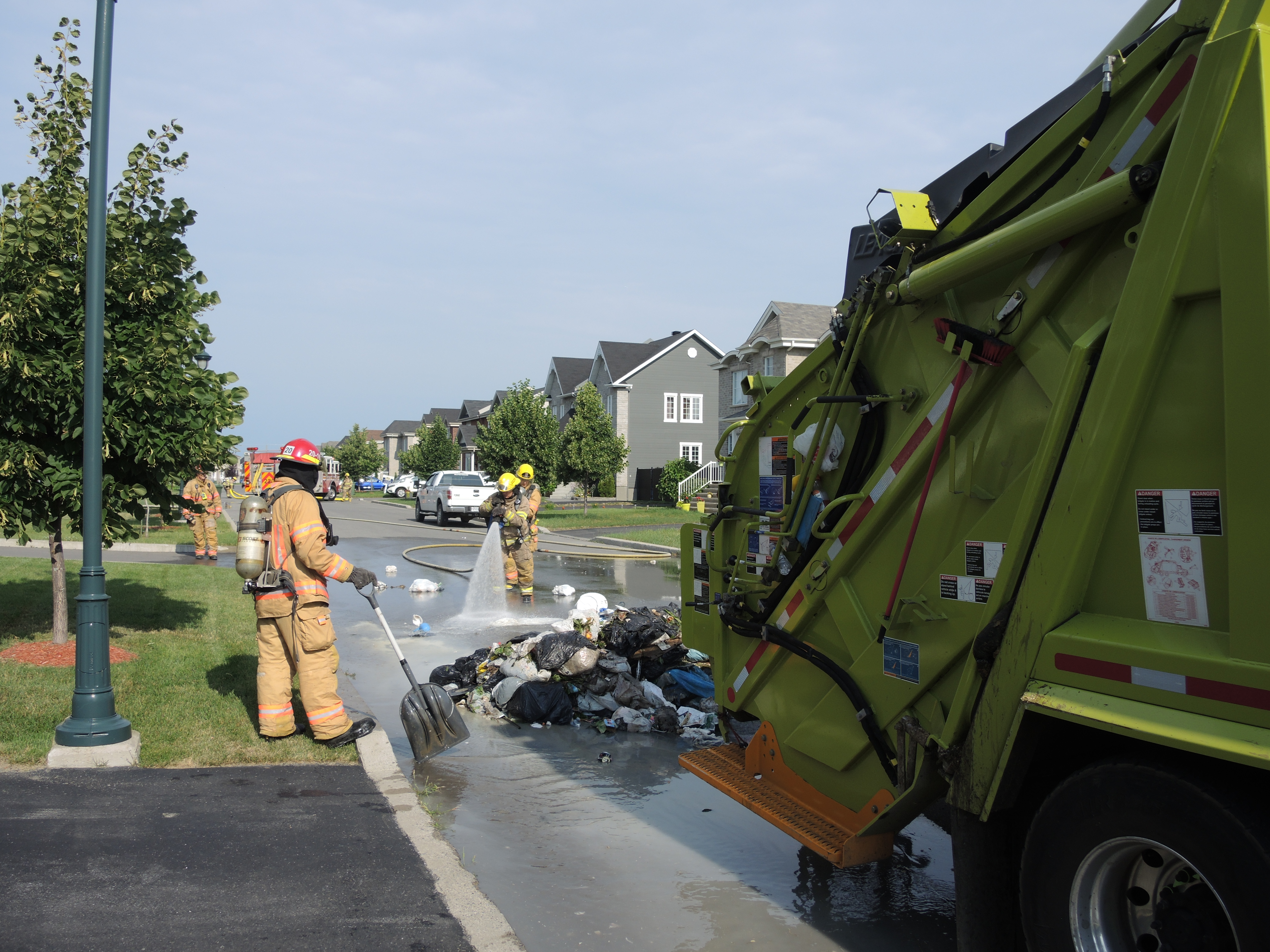 Début d’incendie dans une benne à ordures : encore du chlore dans les poubelles