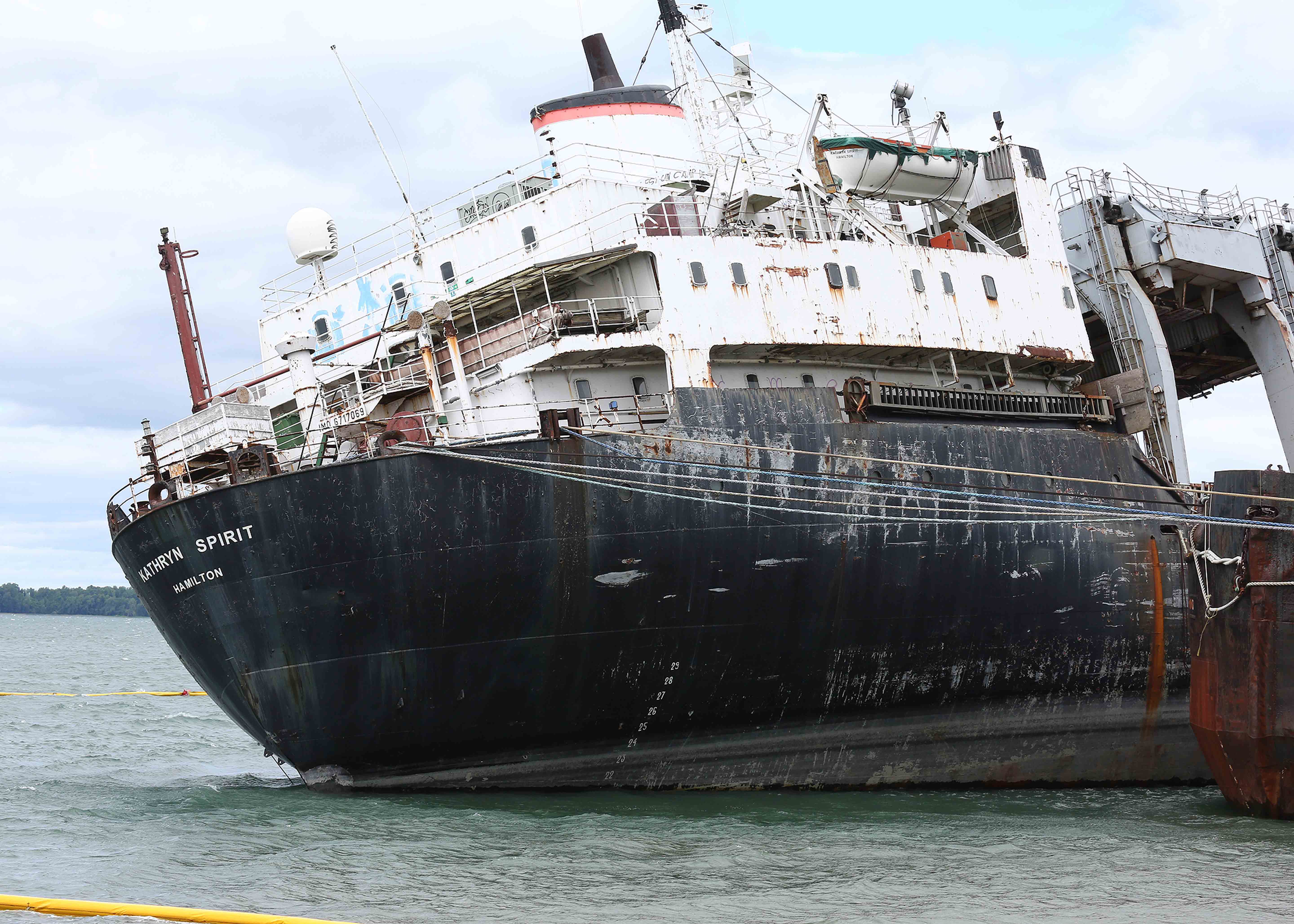 Image illustrant l'article: L'épave du Kathryn Spirit s'incline un peu plus