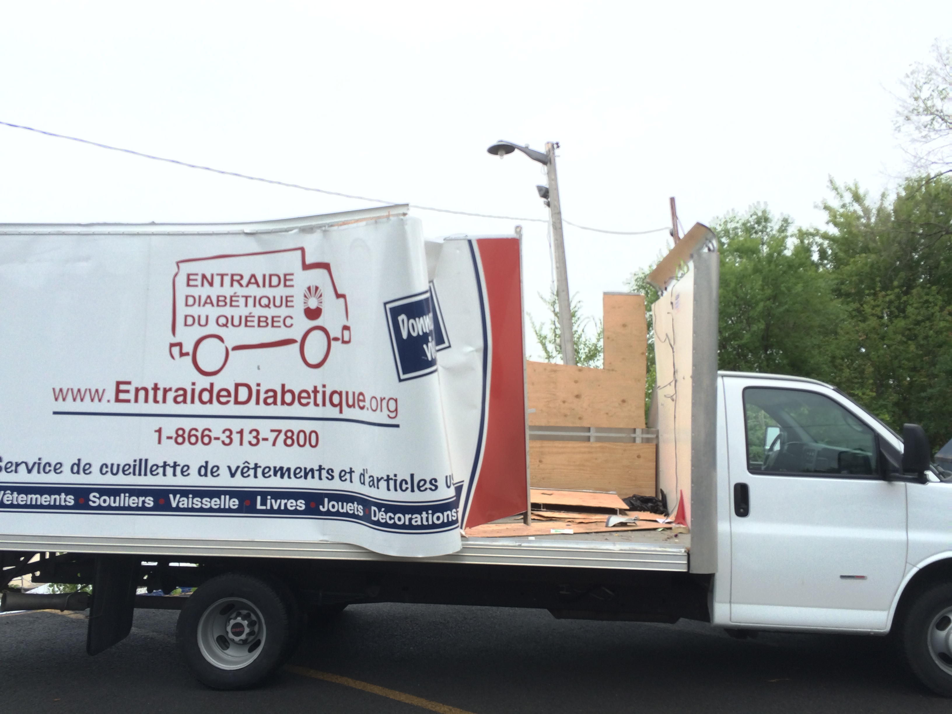 Image illustrant l'article: Un camion trop haut pour le pont