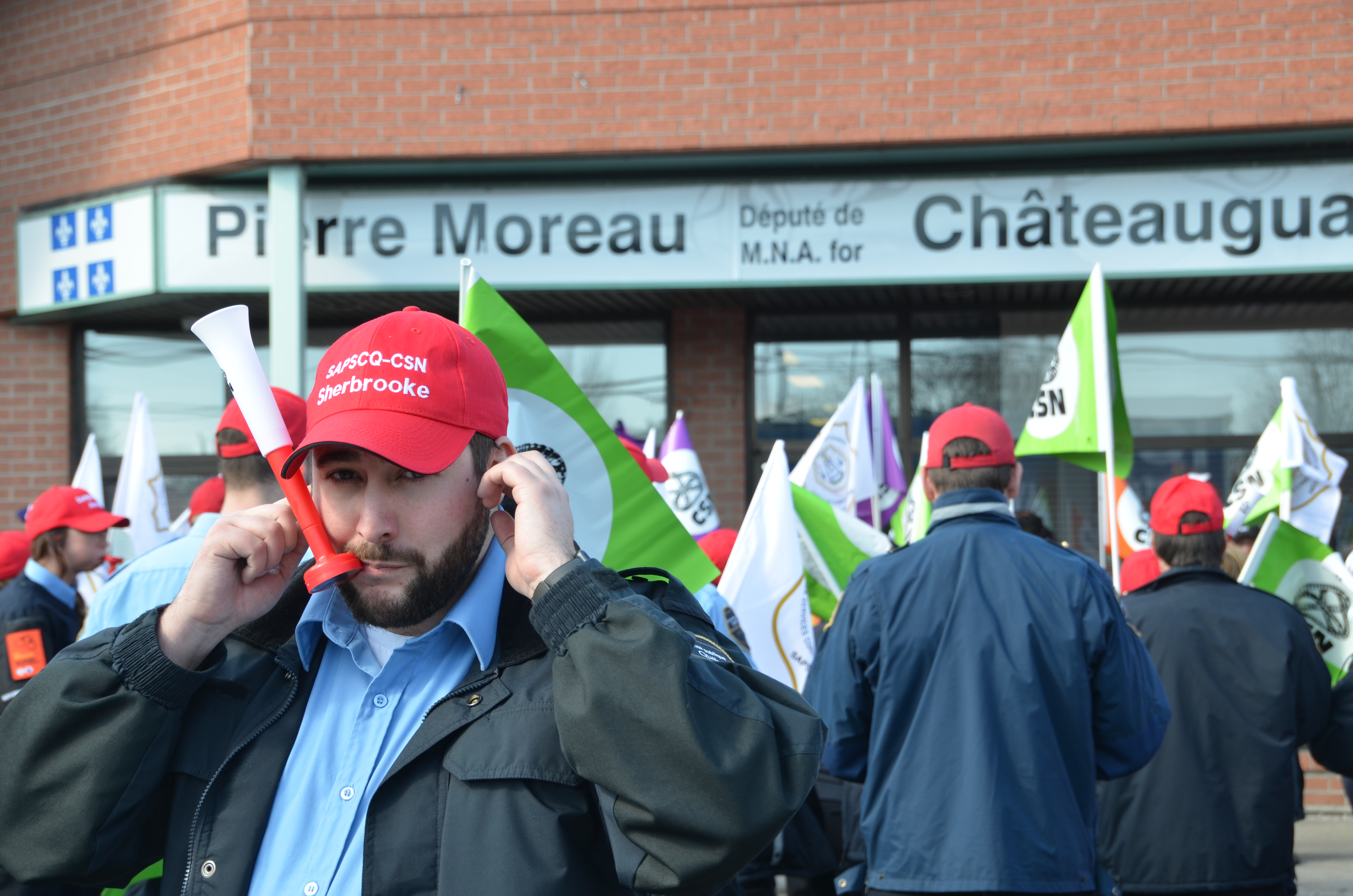 Des agents correctionnels manifestent à Châteauguay