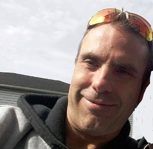 Un suspect détenu échappe aux policiers