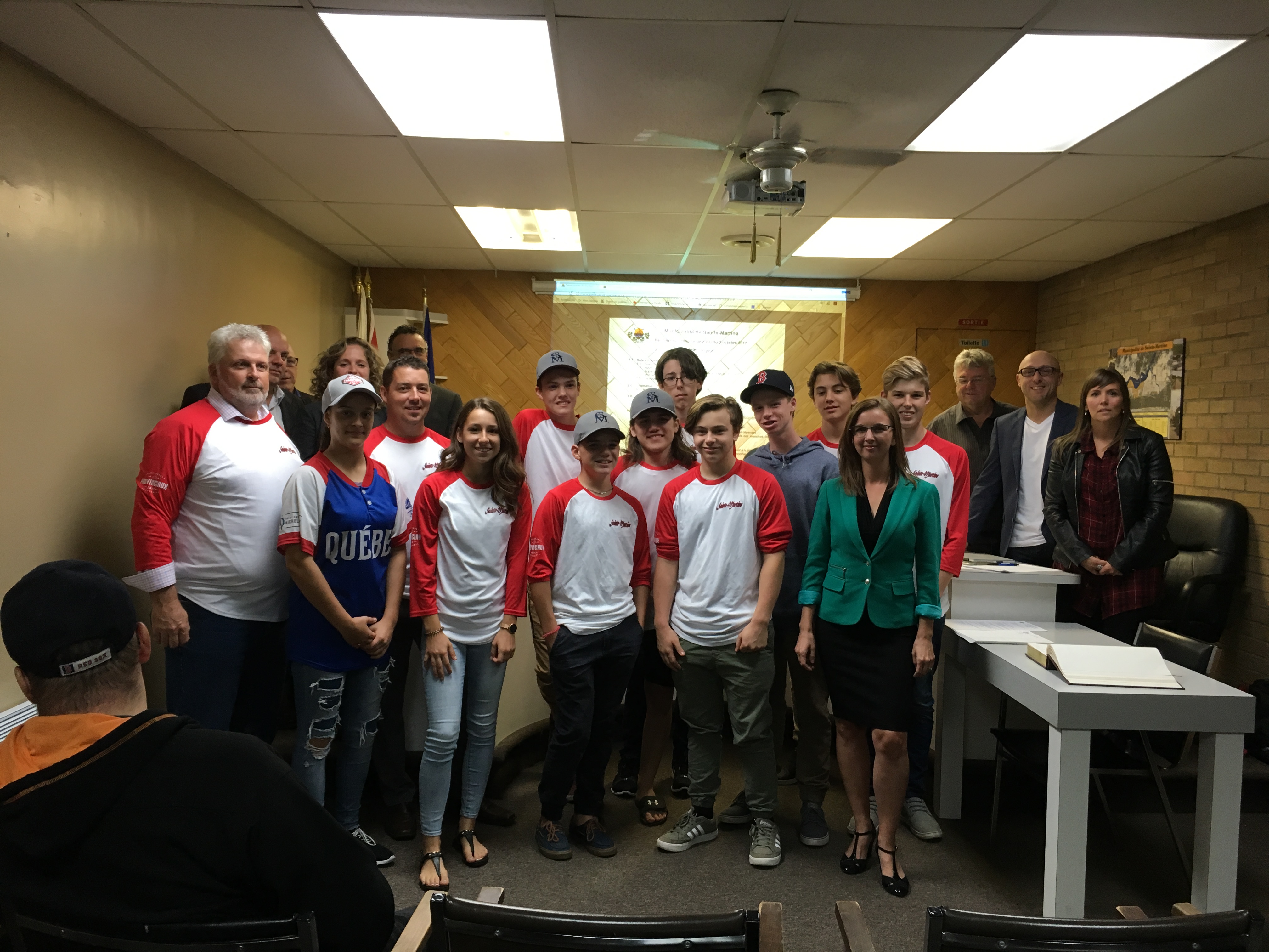 Une équipe championne fait part de ses bons coups aux élus de Sainte-Martine