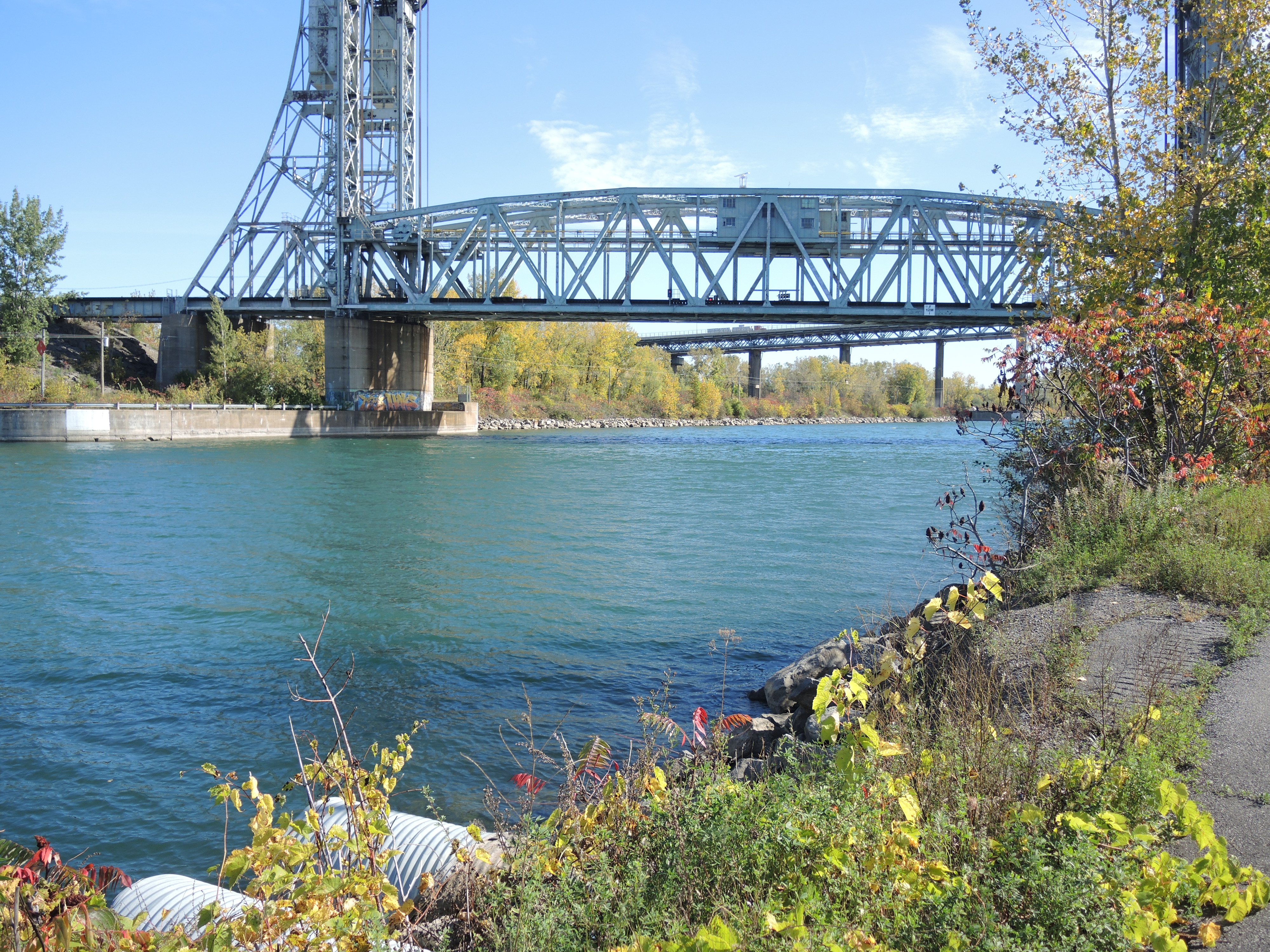 Recherche d’une victime dans le fleuve à Kahnawake
