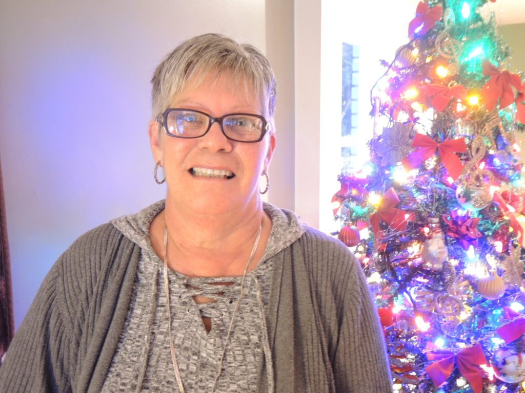 Une denturologiste redonne le sourire à une femme éprouvée