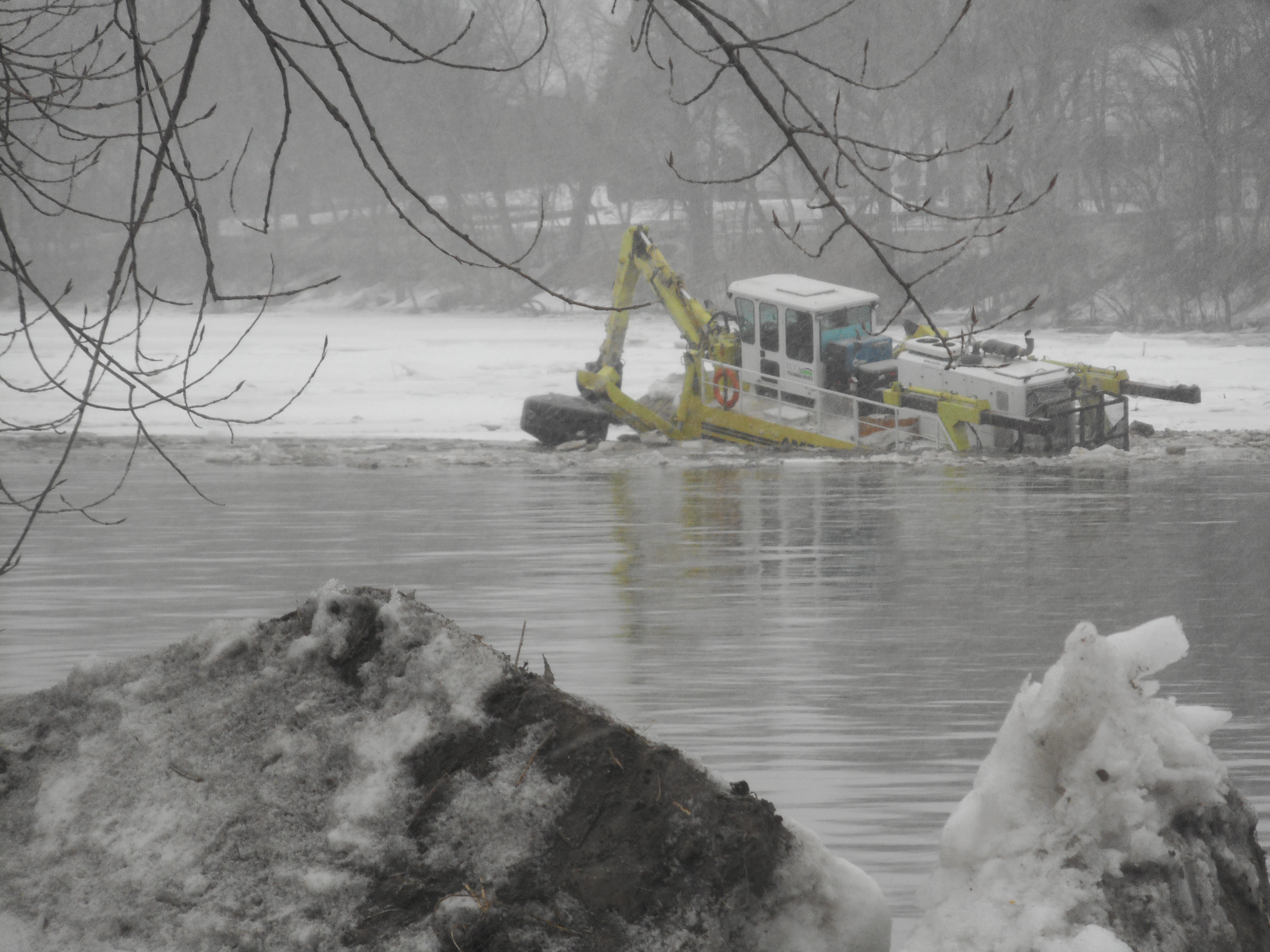 La «Grenouille» a démantelé l’embâcle à Châteauguay