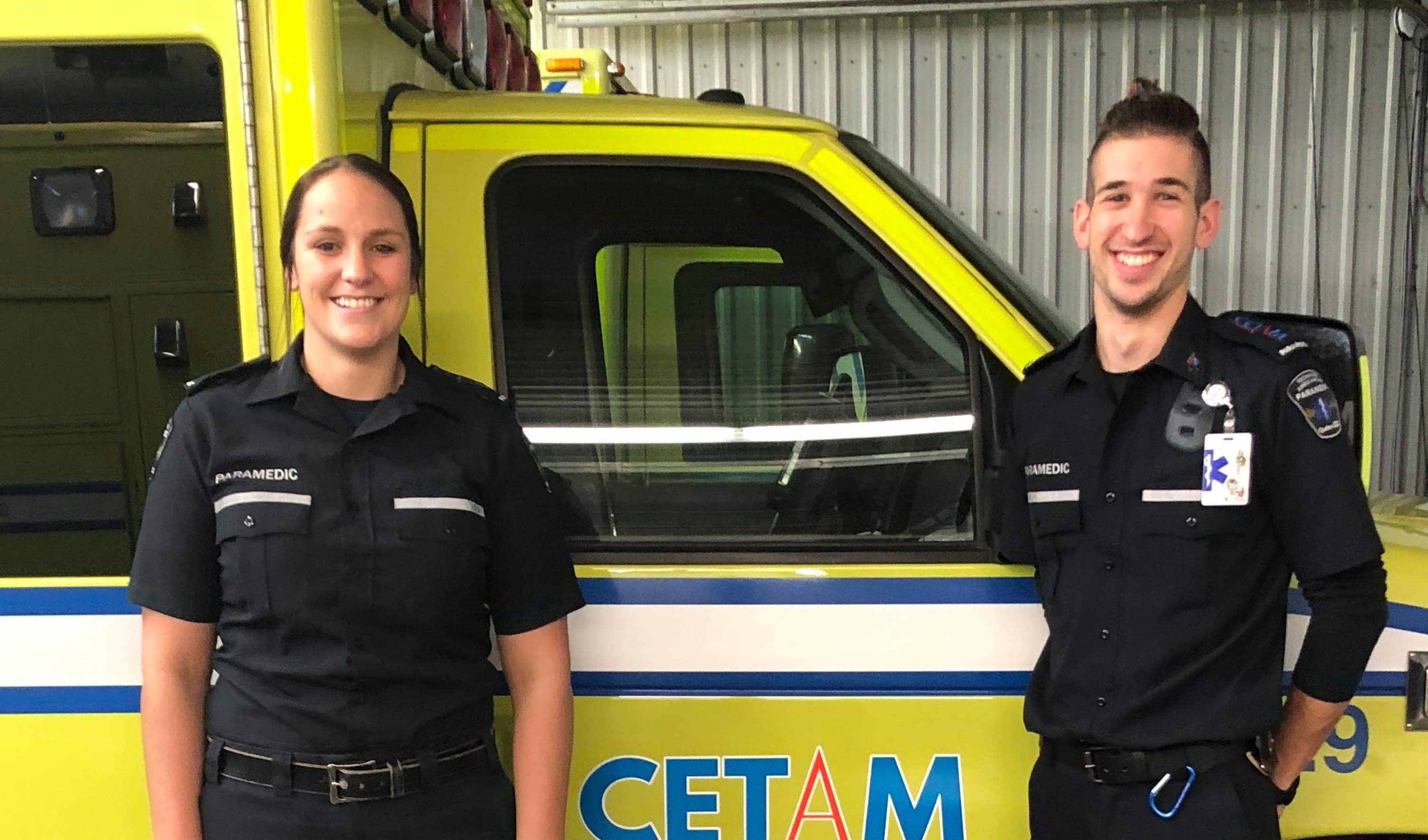 Ambulanciers salués pour avoir sauvé un homme en arrêt cardiorespiratoire