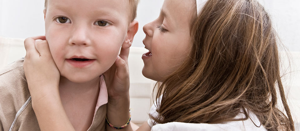 Une campagne pour combler des retards inquiétants de langage chez les tout-petits