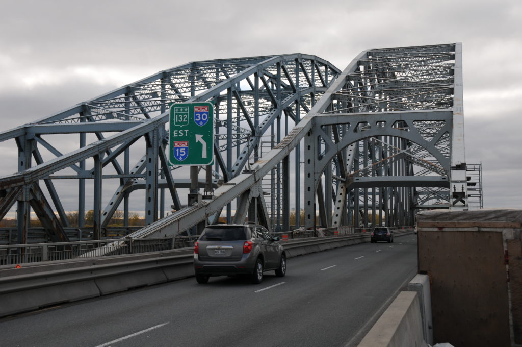 Pont Mercier : cyclistes et piétons doivent patienter