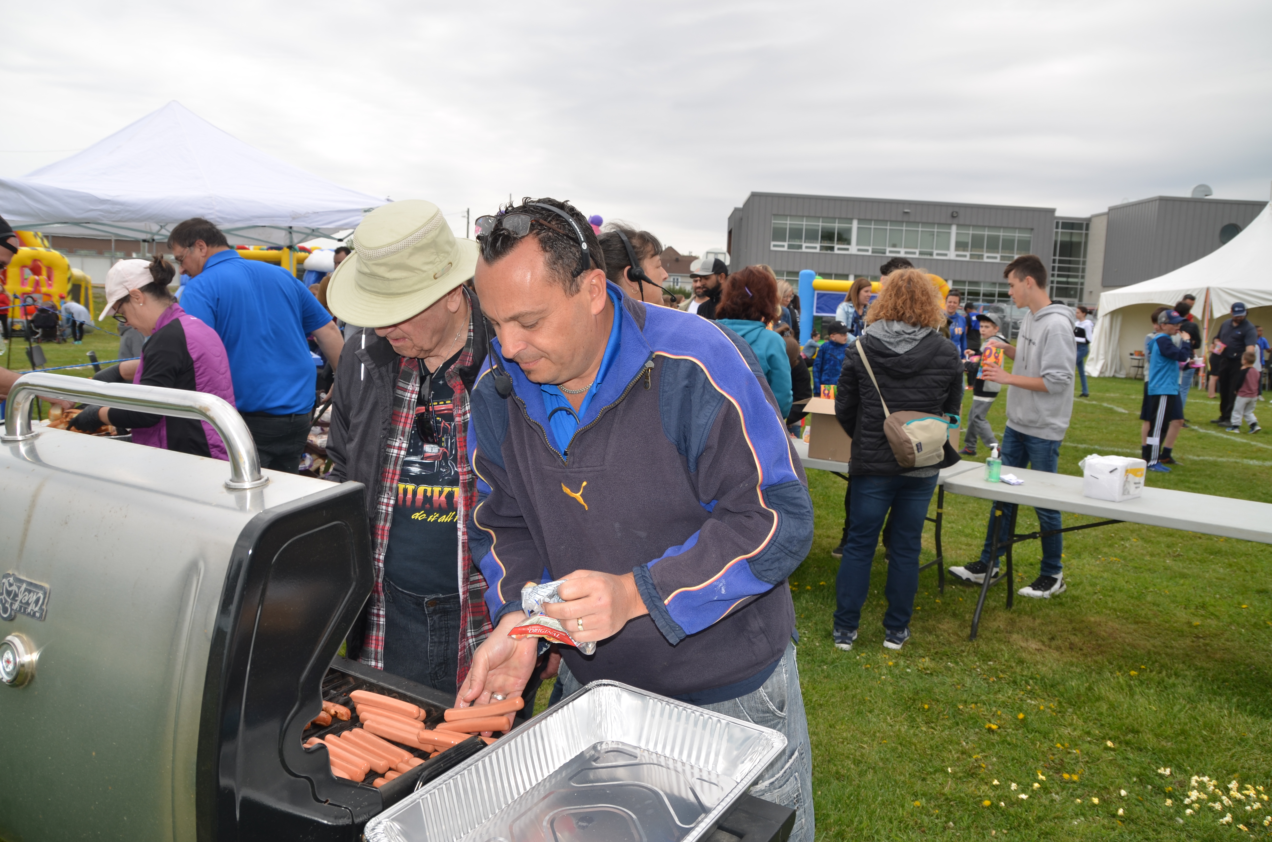 Fête pleine de rebondissements à Mercier et salon des petits métiers
