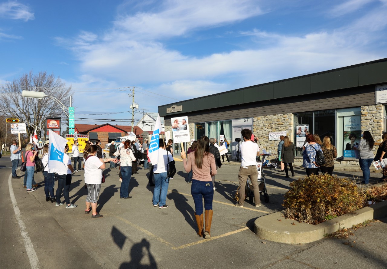 Une manifestation à Sainte-Martine pour sauver le Centre Mère-Enfant