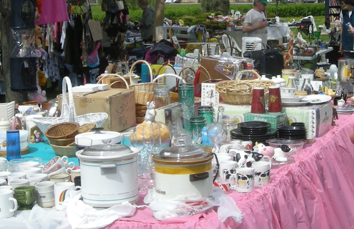 Ventes-débarras en mai à Châteauguay