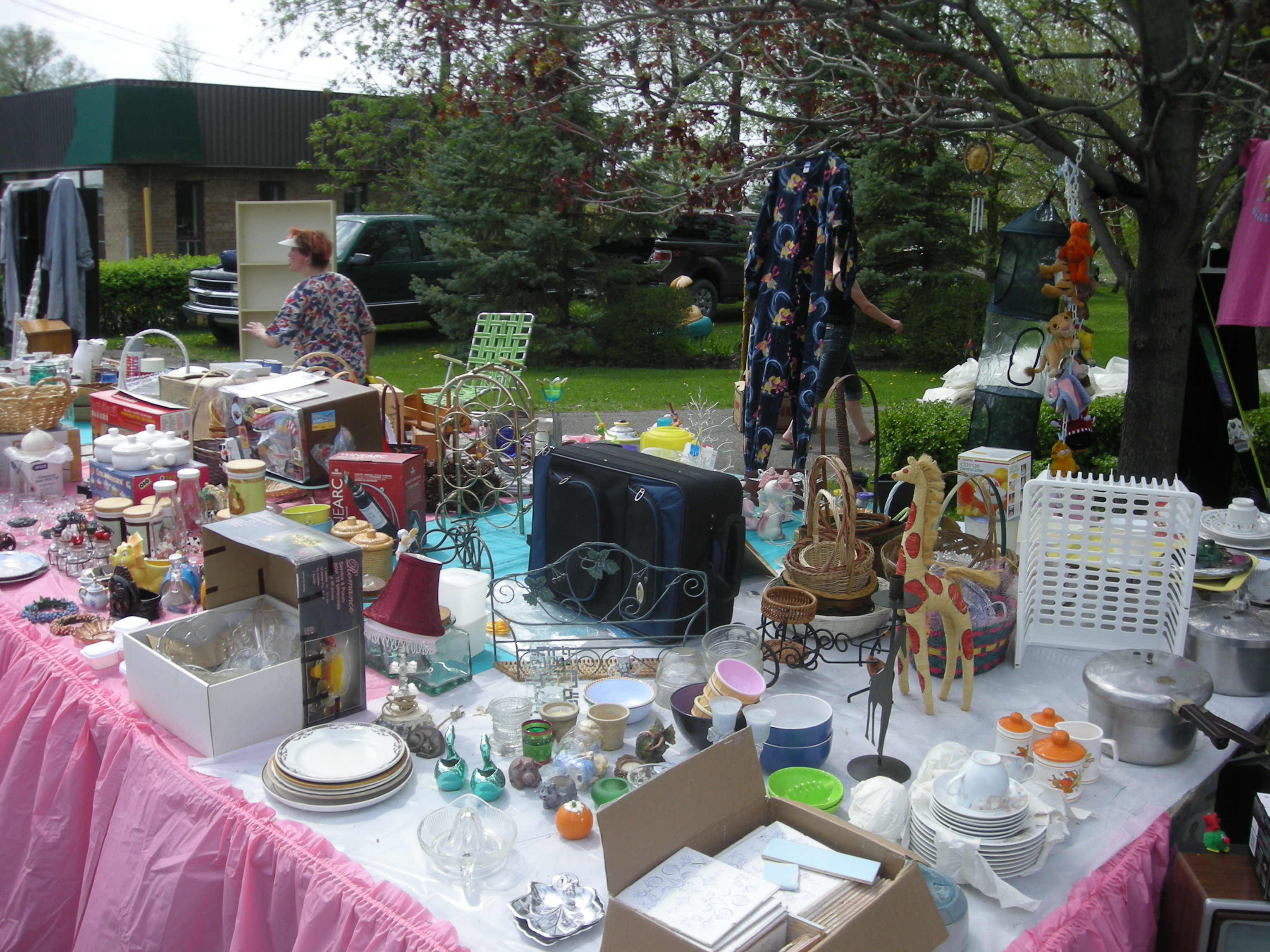 Pas de ventes-débarras à Mercier en mai