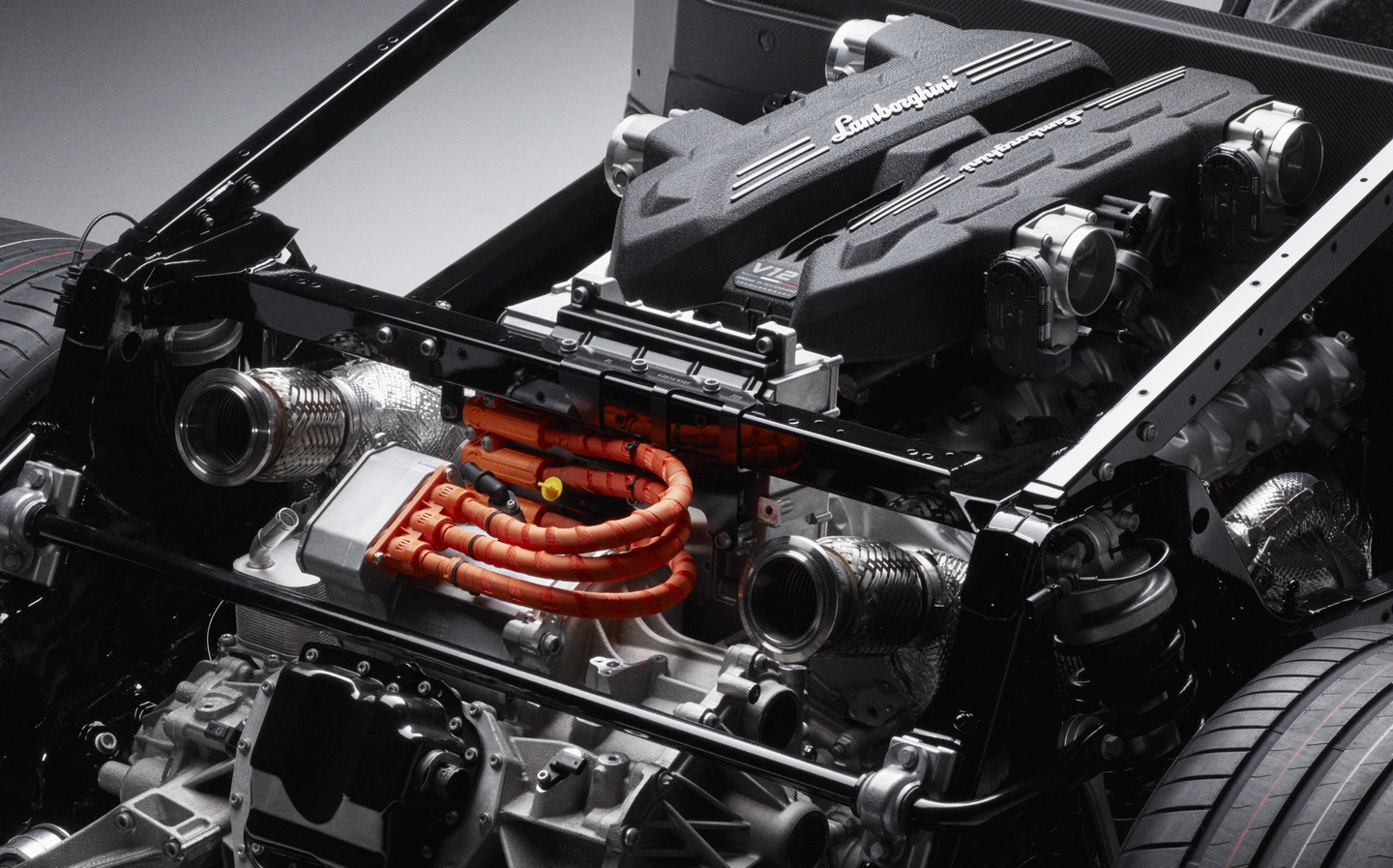 Un V12, trois moteurs électriques et 1000 chevaux pour la prochaine Lamborghini