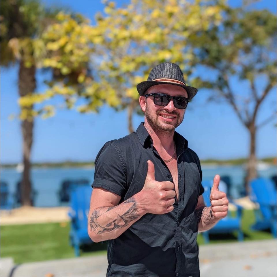 Vidéo fait par intelligence artificielle avec un fausse voix de Véronique Cloutier