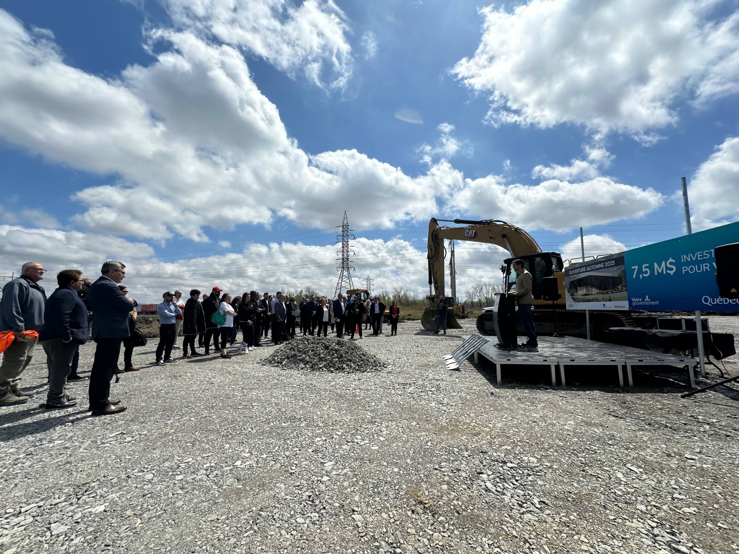 Le ventilateur, le nouvel instrument des chats!