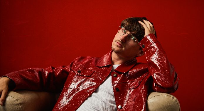 Fredz soulève le Pavillon de l’île