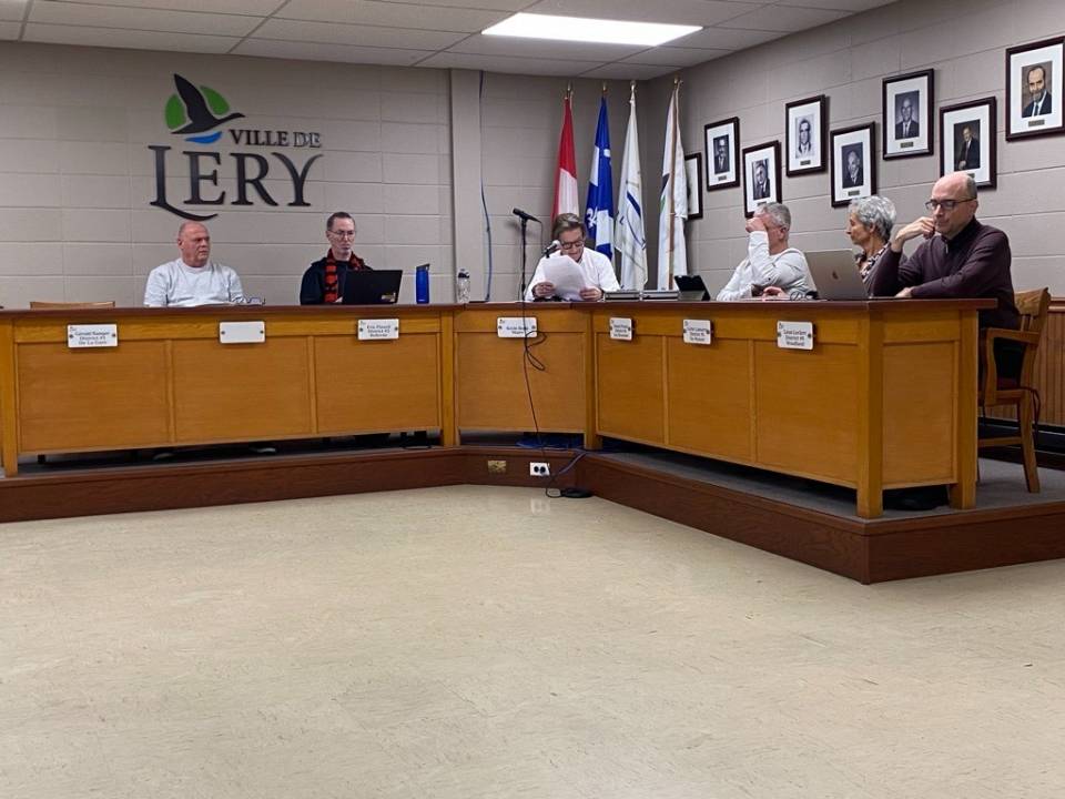 Démission de deux conseillers municipaux à Léry