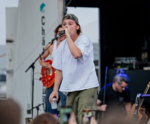 Fête nautique à Châteauguay : plus de 1000 personnes au spectacle du musicien Aswell