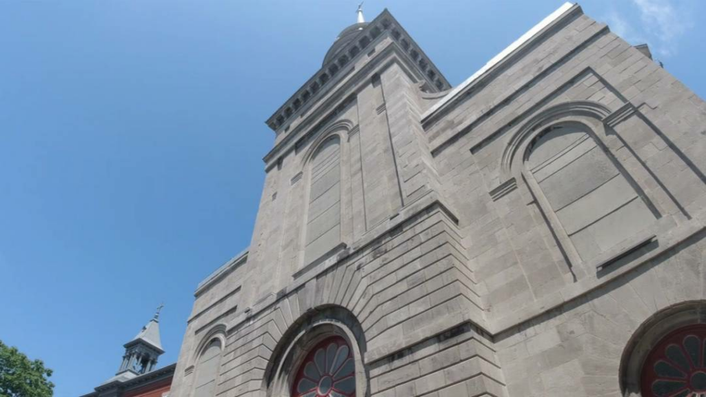 Coupe Spengler : Nicolas Beaudin et le Canada s’arrêtent en demi-finale