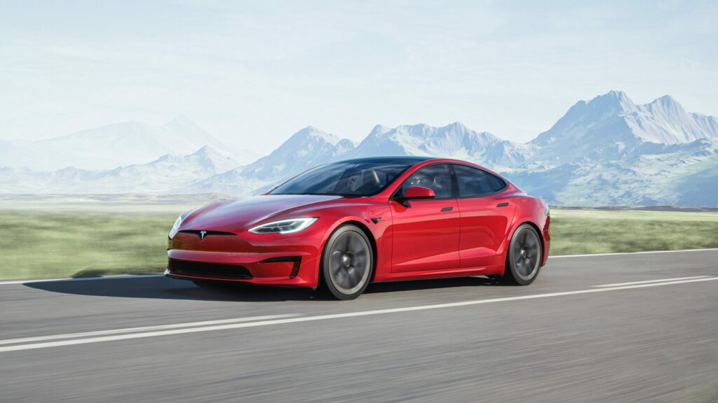 Des versions plus abordables, mais moins efficace des Tesla S ET X